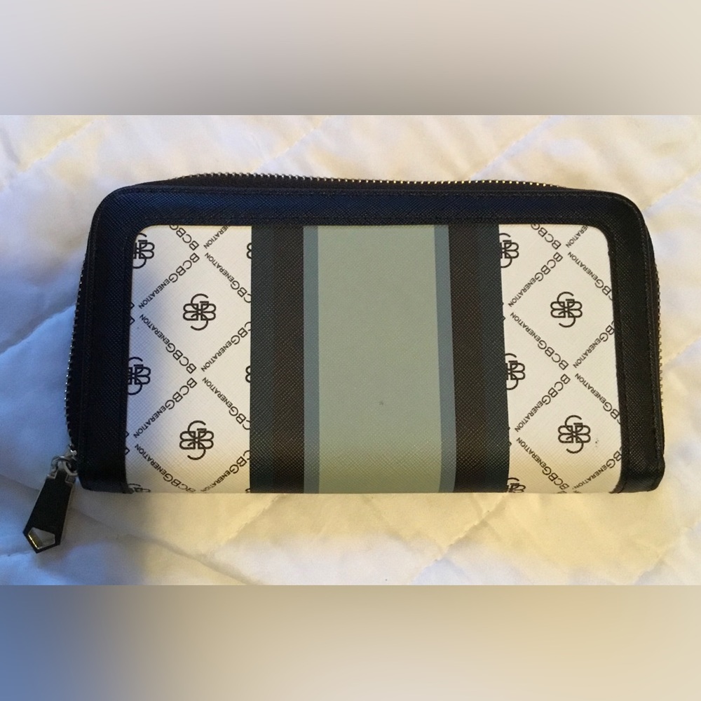 BCBGeneration wallet - Picture 2 of 4